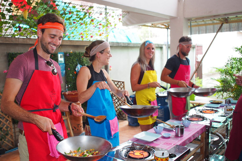 Clase de cocina de medio día con visita al mercado