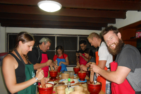 Clase de cocina de medio día con visita al mercado