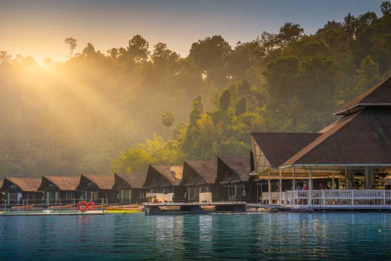 Khao Sok: pernottamento di lusso sul lago Chiew Larn e grotta dei coralli