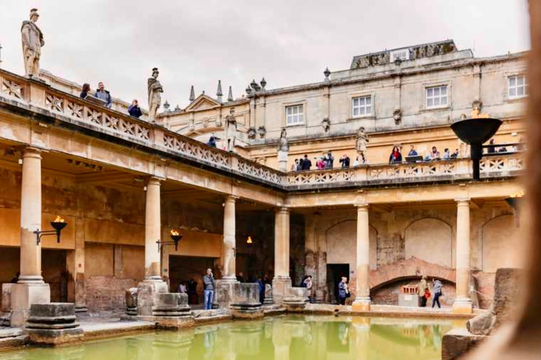 Au départ de Londres : excursion privée d'une journée à Stonehenge et Bath