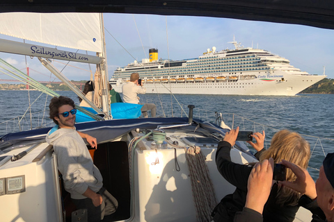 Entdecke die Ufer von Lissabon: Segeltour entlang des Flusses Tejo