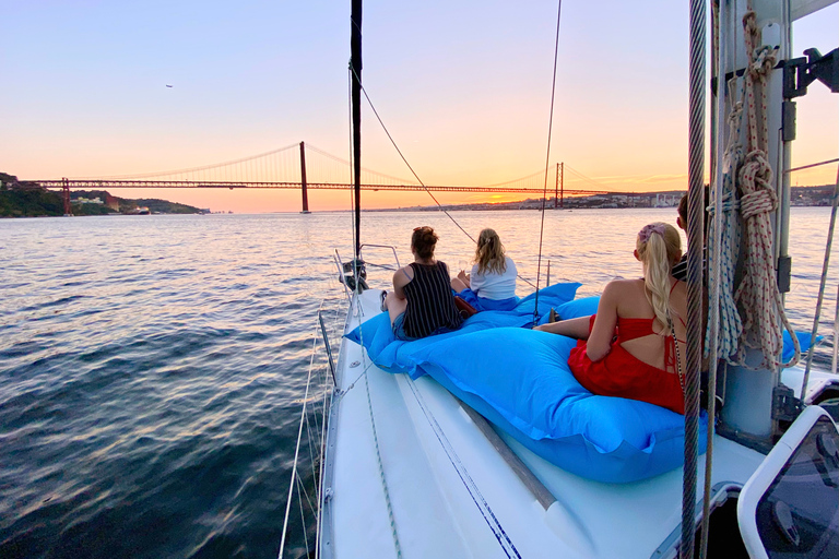 Lisbon: Tagus River Sunset Cruise with DrinksSmall Group Day Tour