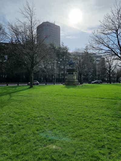 Cardiff self-guided walking tour and scavenger hunt