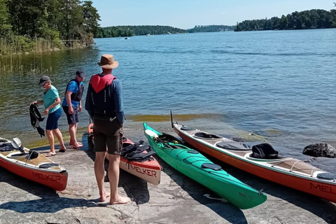 Stockholm: 2-tägiges Kajakfahren und Camping im Schärengarten