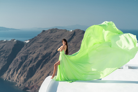 Photoshoot en robe volante à Santorin : Forfait express