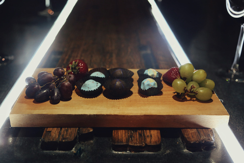 Degustação sensorial de vinhos com chocolates em Rondo del Valle