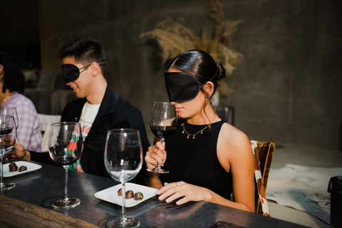 Degustação sensorial de vinhos com chocolates em Rondo del Valle