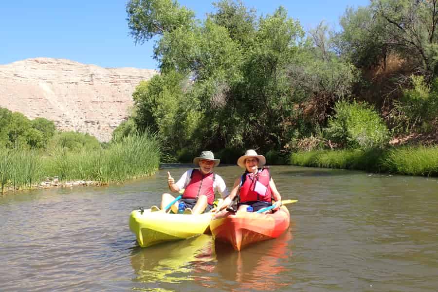 Clarkdale: Kajak-Tour „Paddles to Pints“. Foto: GetYourGuide Clarkdale: Kajak-Tour „Paddles to Pints“. Foto: GetYourGuide