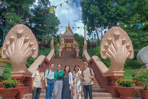 Tour dei siti storici di Phnom Penh in tuk tuk