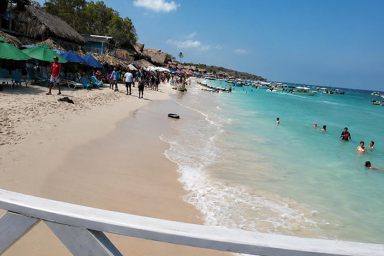 Cartagena: Playa Blanca Barú Day Trip, Lunch & Hotel Pickup