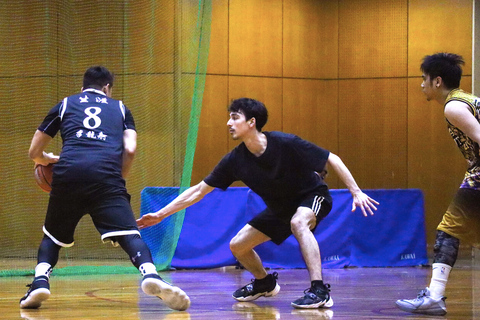 Basketball in Osaka mit einheimischen Spielern!Basketball: Chuo Sports Center (Osaka)