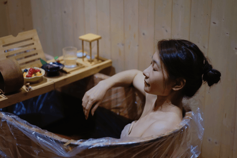 Guangzhou: Traditional Chinese Seasonal Herbal Bath