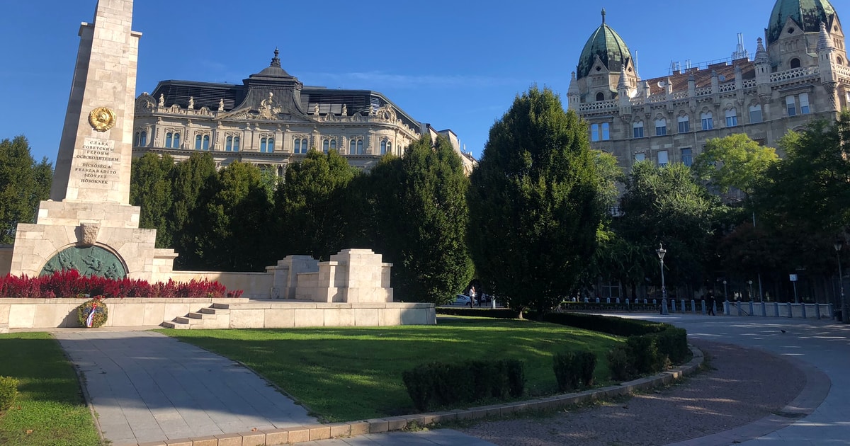 self walking tour of budapest