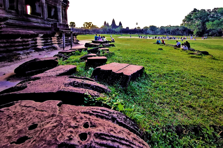 Angkor Wat Sunrise, Ta Promh, Banteay Srei, Bayon Day Tour