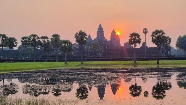 Angkor Wat Sunrise, Ta Promh, Banteay Srei, Bayon Day Tour