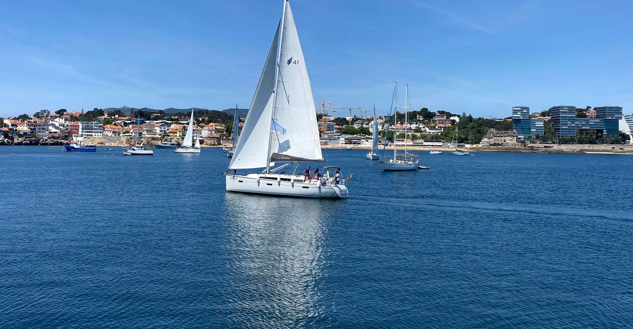 Excursão de vela com bebida em Cascais - Hizvo