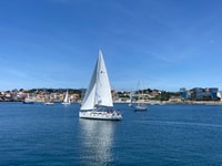 Cascais, Tour in barca a vela con drink - Hizvo