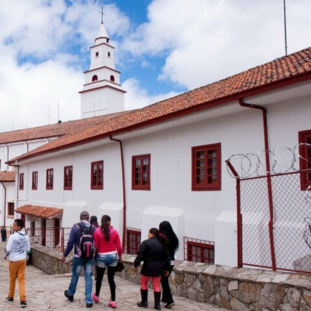Colagem de mídia