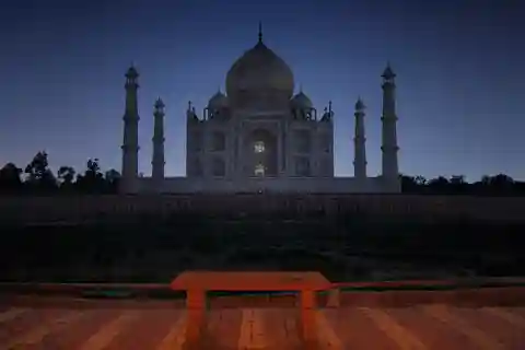 Excursión nocturna de luna llena al Taj Mahal desde Delhi (Todo incluido)