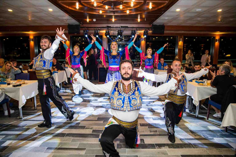 De Istambul: Cruzeiro com jantar no Bósforo, Taverna e Show MundialDe Istambul: Cruzeiro com jantar no Bósforo Tavern &amp; World Show