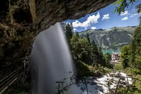 Interlaken: Waterfalls Day Tour