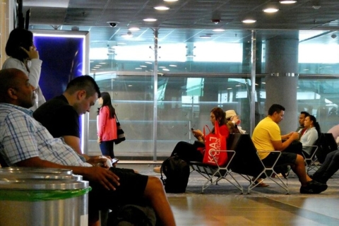 Prywatny transfer w jedną stronę z / na lotnisko w BogocieTraslado privado de ida desde/hacia el aeropuerto Bogota