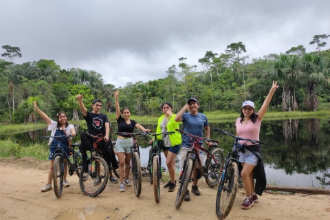 Fietsen in het Peruaanse regenwoud met bezoek aan de lagune