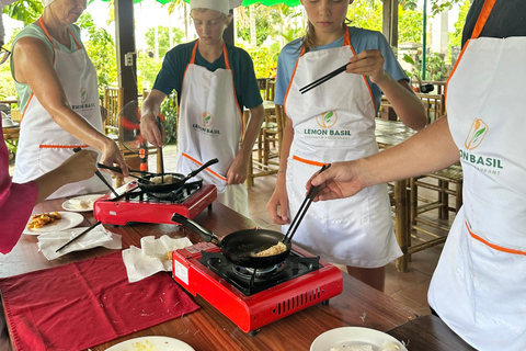 Wioski Hoi An - jazda na rowerze - łódź z koszem - lekcje gotowania OptinalWycieczka rowerowa po okolicy Hoi An i rejs łodzią z koszem