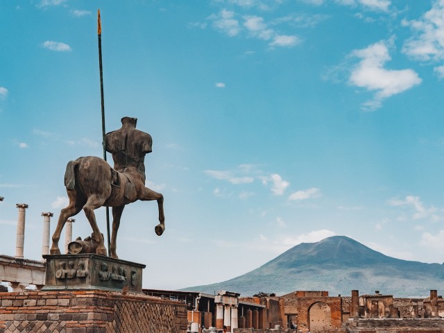 Visit From Naples Mount Vesuvius and Pompeii Ruins Combo Day Trip in Sorrento, Italia