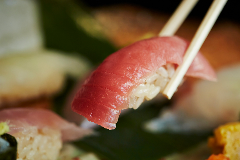 Ervaar Tsukiji Cultuur en Eten｜Sushi & Sake VergelijkingTsukiji Culturele uitleg en eettour