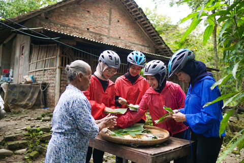 Dorf-Radtour in NanggulanEnglisch sprechender Reiseleiter