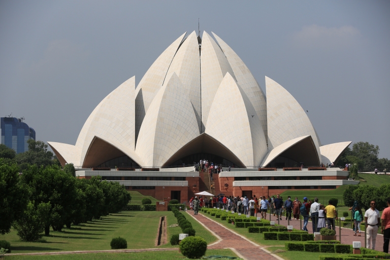 Delhi: Old Delhi and New Delhi Private Tour This option includes transport, chauffeur and a live guide
