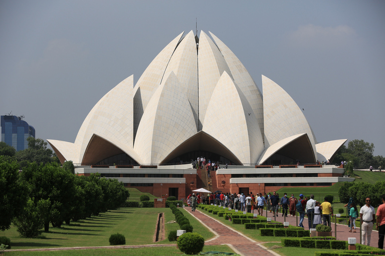 Delhi : Visite privée de l'ancienne Delhi et de la nouvelle DelhiCette option comprend le transport, le chauffeur et un guide vivant.