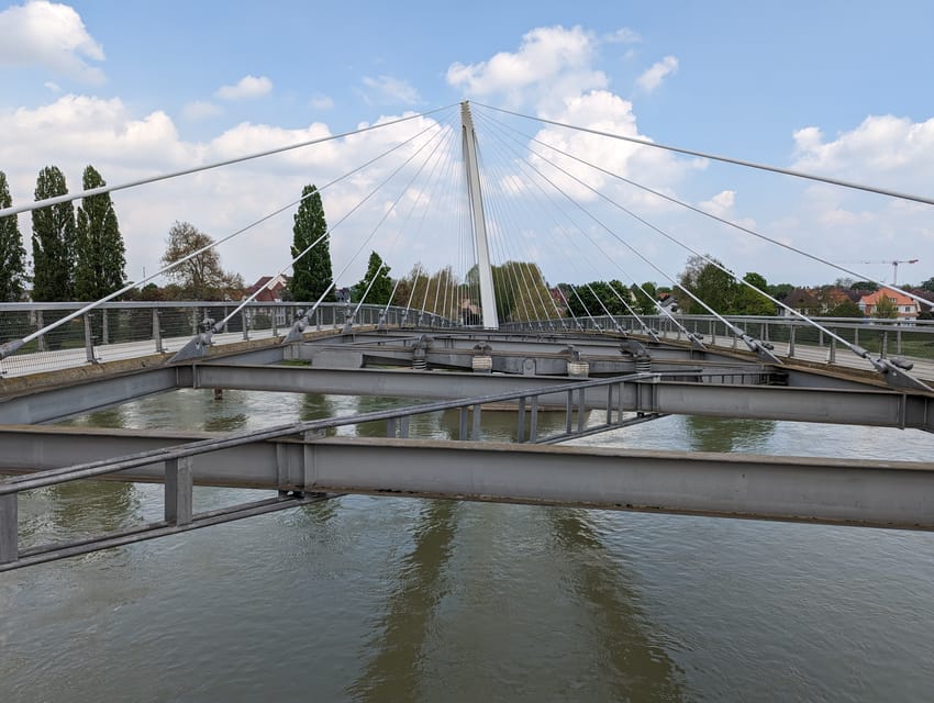 Strasbourg , Balade entre la France et l'Allemagne - Hizvo