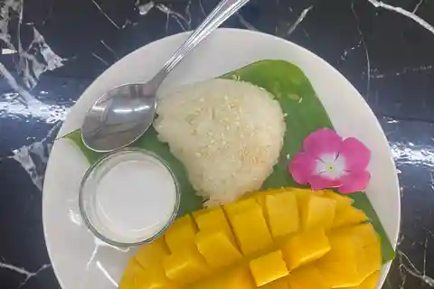 Phuket foodie tour+ Thai cooking class + Local food tasting