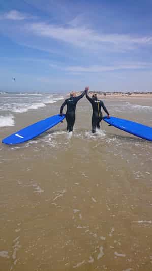 Surf amichevole per principianti in luoghi poco affollati