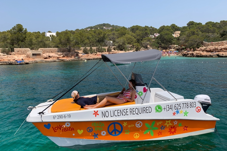Ibiza : Découvrez les meilleures criques à bord d'un bateau conduit par vous-mêmeDécouvrez les meilleures criques à bord d'un bateau conduit par vous-même