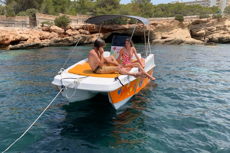 Ibiza: ontdek de mooiste baaien in een boot die je zelf bestuurt
