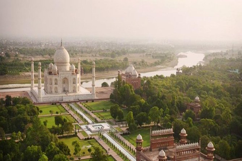 Depuis Delhi : excursion d'une journée au Taj Mahal et au fort d'Agra avec transferts