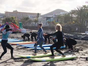 Playa de Las Americas: Surfing Group Lesson with equipment