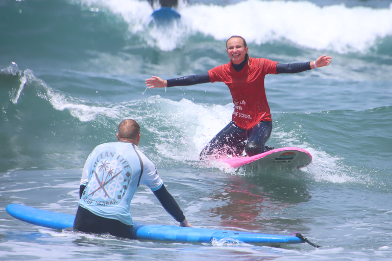 Playa de Las Américas: Clase de surf en grupo con equipo