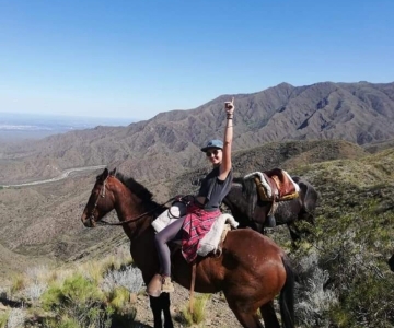 Mendoza: paardrijden bij zonsondergang in de bergen en barbecue