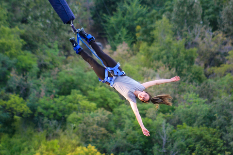 Santiago: Skoki na bungee w parku Cola de Caballo