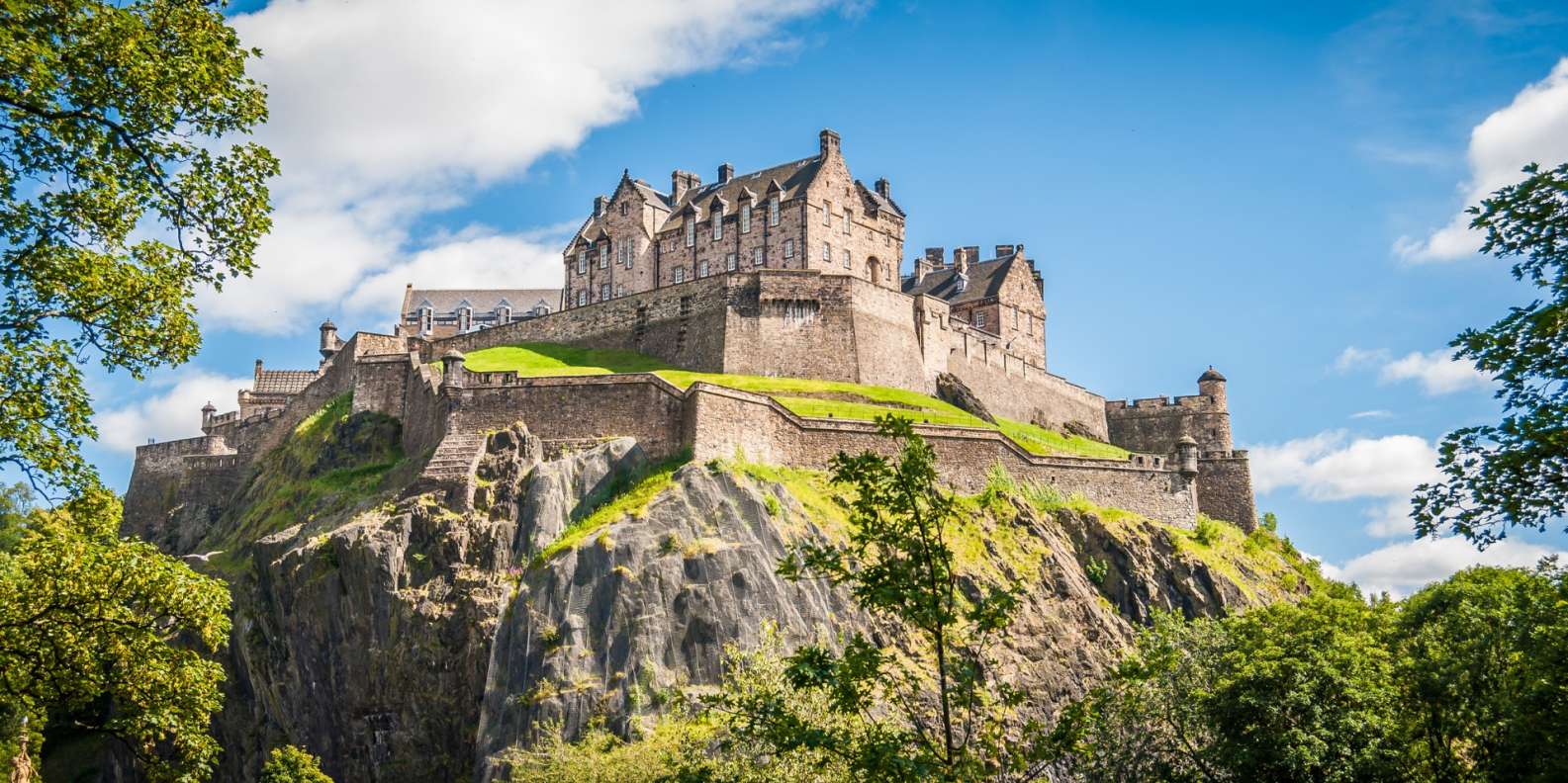 Edinburgh Castle: Highlights Tour with Fast Track Entry | GetYourGuide