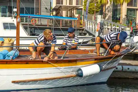 Dubai: 2hrs Historical Al Seef Creek Cruise