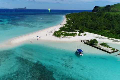 Grand Baie: dagtour per catamaran over 3 eilanden met lunchGedeelde rondleiding