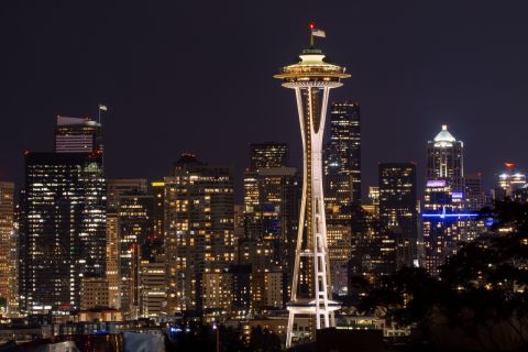 Seattle: Scenic Night Tour with Space Needle & Skywheel