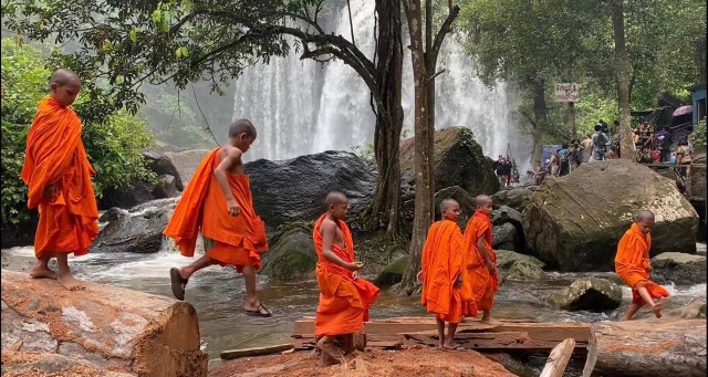 Visit Kulen Waterfall Park with Small Groups & Guide tour in Khao Lak