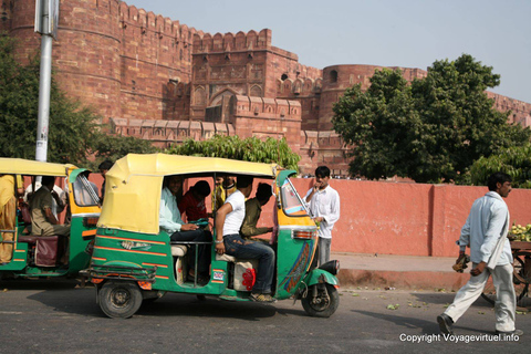 From Delhi: Taj Mahal, Agra Fort Day Tour with Transfers Tour with AC Car, Driver, Guide, Entrance and Lunch