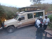 Groupe de 3 jours se joignant au safari à Masai Mara Utilisation d'un 4 x 4 - Hizvo